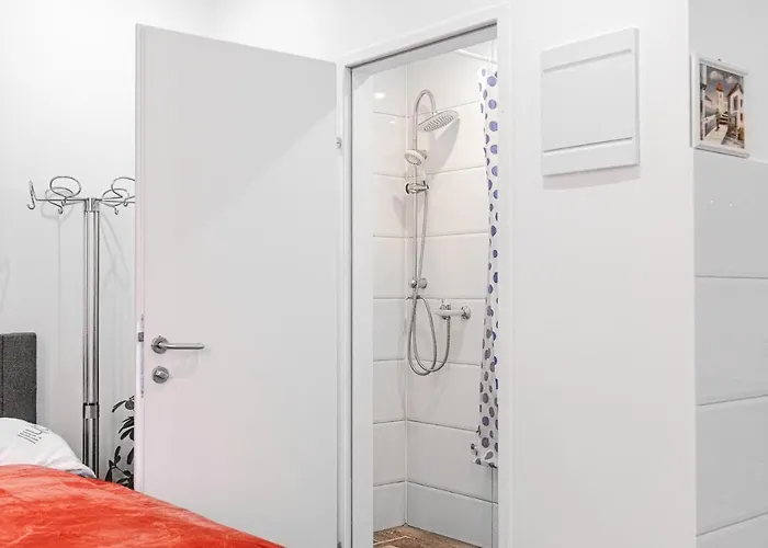 King 10 Mins Walk From Downtown