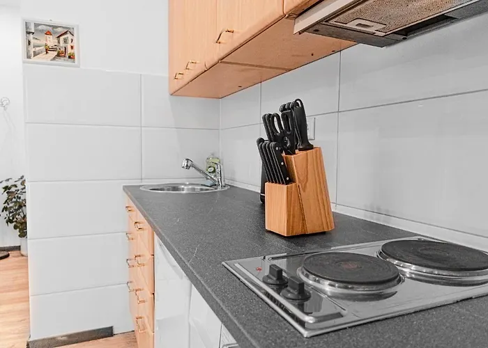 Апартаменты King 10 Mins Walk From Downtown